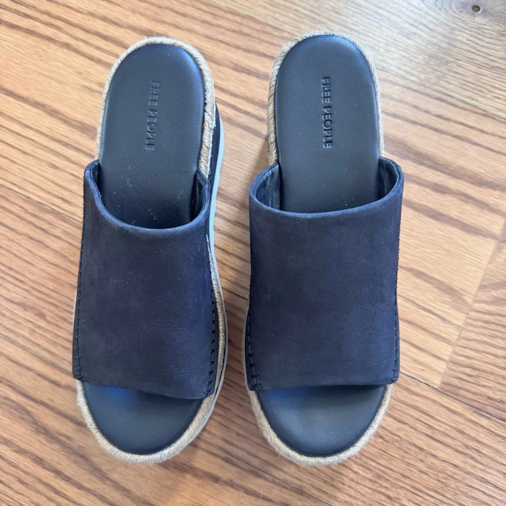 EUC Free People Santorini Espadrille Sandals size 7 black and white
